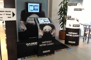 Borne interactive agence 22 pouces