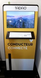 Kiosk tactile 22 pouces jaune avec clavier physique