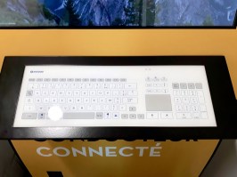 Clavier physique borne tactile public